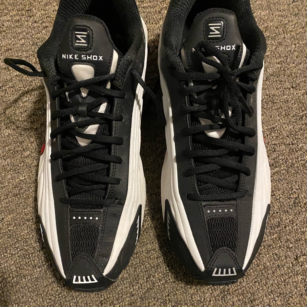 Nike Shox R4 size 11